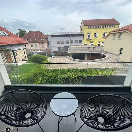 Rezidencia Kmetova So Sukromnym Parkovanim Zdarma, 5 Min Peso Do Centra Košice Exterior foto