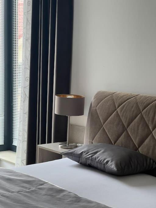 Apartmán Rezidencia Kmetova So Sukromnym Parkovanim Zdarma, 5 Min Peso Do Centra