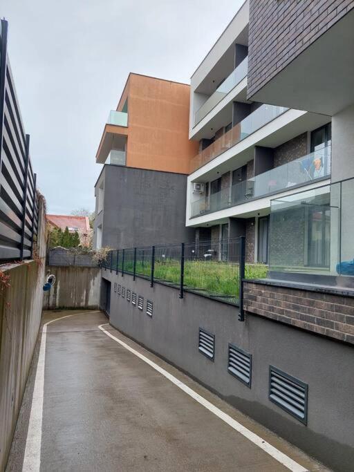 Apartmán Rezidencia Kmetova So Sukromnym Parkovanim Zdarma, 5 Min Peso Do Centra